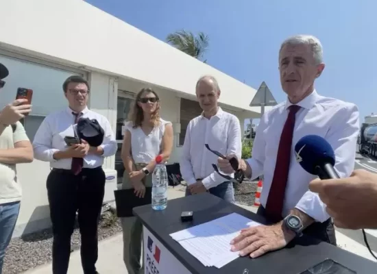 Forte hausse attendue des prix des carburants à La Réunion en avril 2026, le Préfet Patrice Latron en explique les causes et les mécanismes