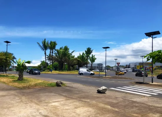 10 000 lampadaires solaires déployés en Outre-mer en 10 ans, le pari réussi de l’entreprise Fonroche Lighting