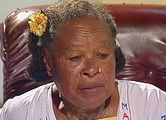 Grandes figures des Outre-mer : Zéna M’déré, la «&nbsp;chatouilleuse&nbsp;» mahoraise féministe et militante du maintien de l’archipel dans la République