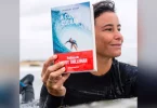 « A Contre -Courant » ou quand la championne réunionnaise de surf, Johanne Defay, retrace son parcours et ses moments de vie dans un ouvrage libérateur