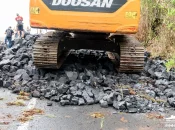La Réunion : début des travaux de reconstruction de la route après l'éruption du Piton de la Fournaise