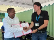 Biodiversité : Electricité de Mayotte s'associe à la Fédération mahoraise des associations environnementales pour implanter des ruches et préserver les abeilles sur des sites d'activité stratégique