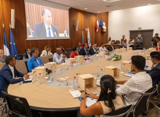 La Réunion&nbsp;: Emmanuel Séraphin réelu à la présidence du Territoire de l’Ouest