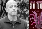 Avec son roman Servitude(s), Arnaud Garnier propose un clair-obscur de la Polynésie
