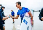 Surf : Le Polynésien Kauli Vaast qualifié pour les quarts de final à Snapper Rock en Australie