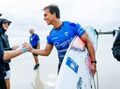 Surf : Le Polynésien Kauli Vaast qualifié pour les quarts de final à Snapper Rock en Australie