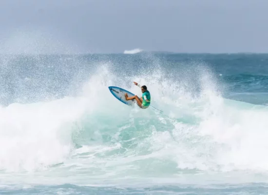 Surf : en Nouvelle-Zélande, la Polynésienne Tya Zebrowski décroche sa première victoire sur le tour mondial