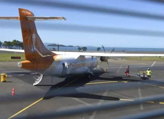 Nouvelle-Calédonie : le grand chef de Wetr ordonne la levée des blocages de l'aérodrome de Lifou